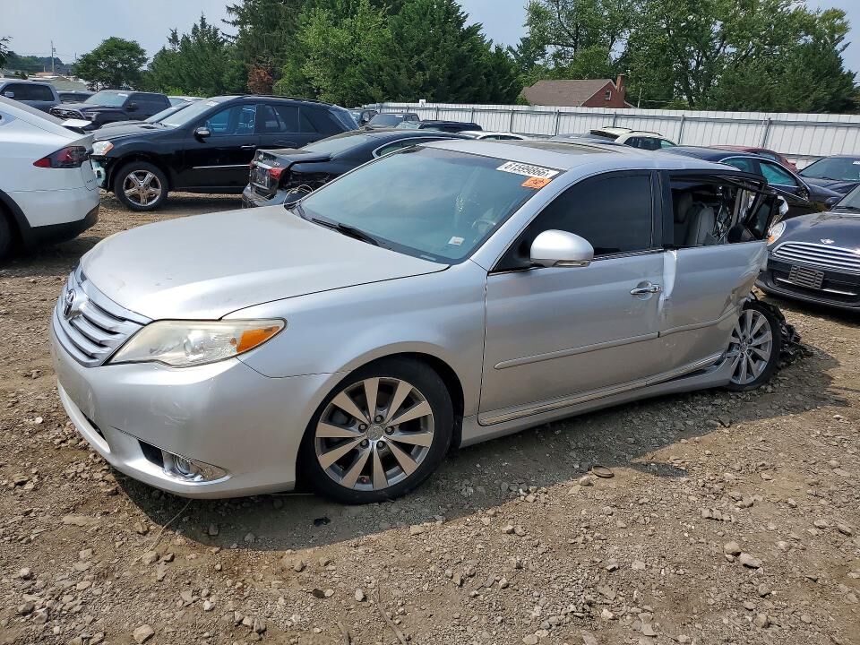 2012 TOYOTA Avalon