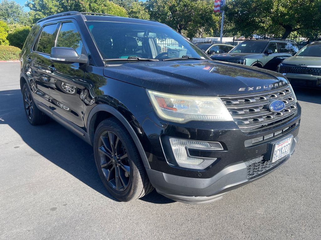 2017 FORD Explorer