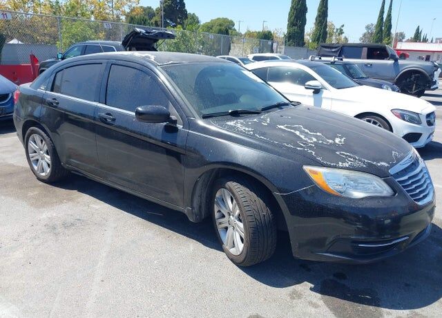 2013 CHRYSLER 200