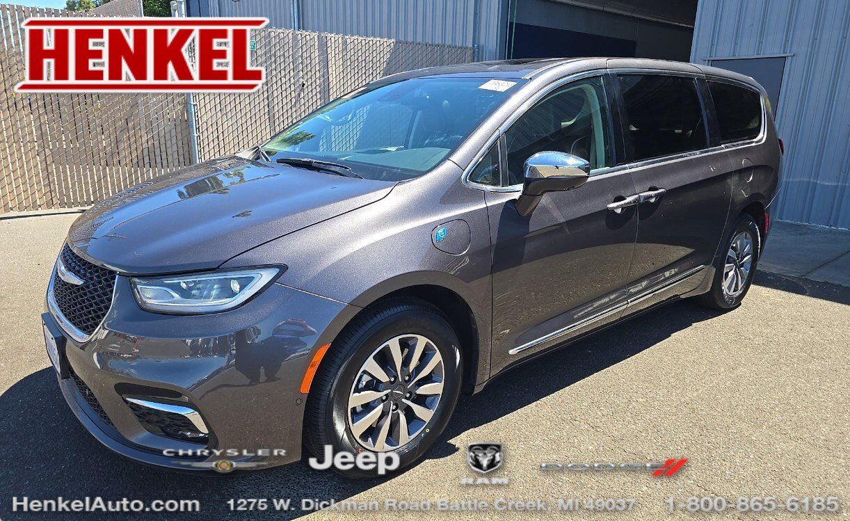 2023 CHRYSLER Pacifica