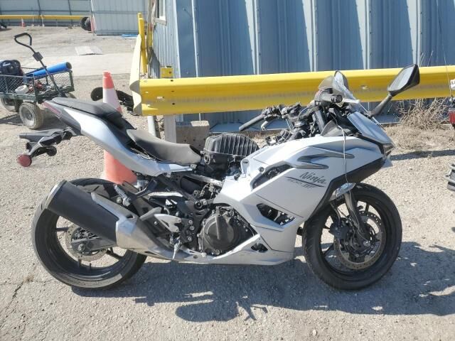 2025 KAWASAKI Ninja