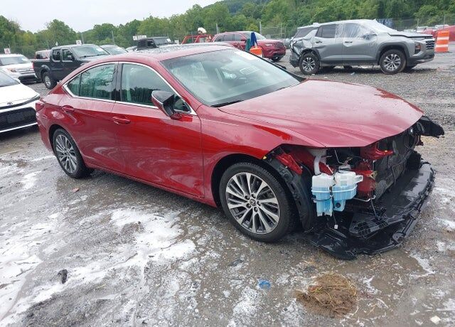 2019 LEXUS ES