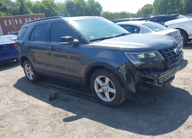 2017 FORD Explorer
