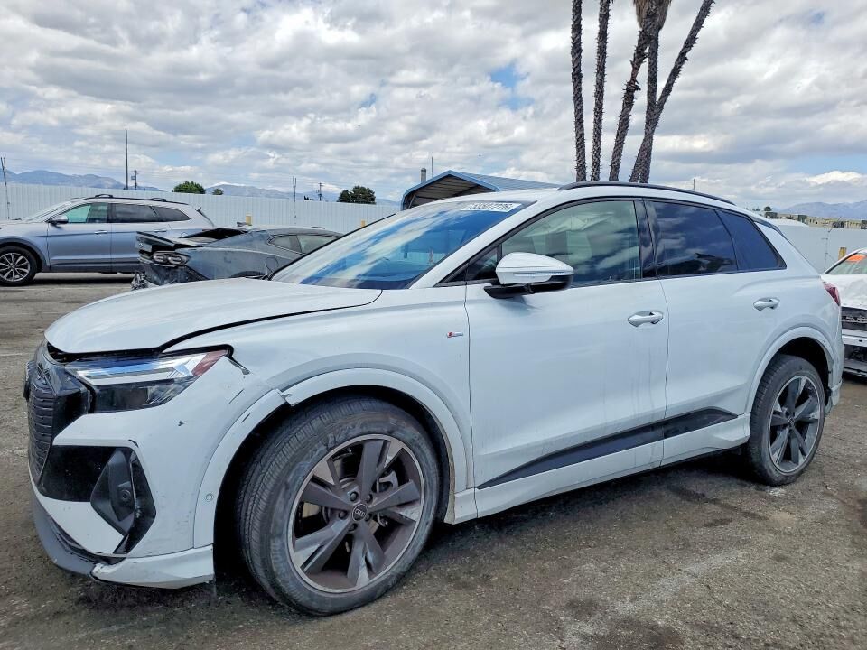 2024 AUDI Q4