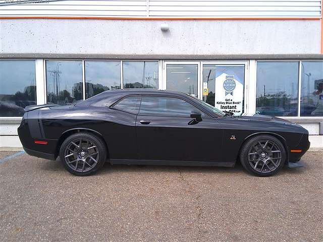2016 DODGE Challenger