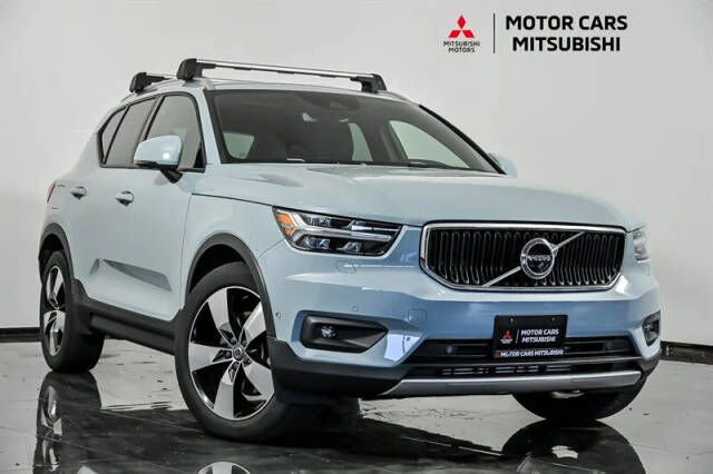 2019 VOLVO XC40