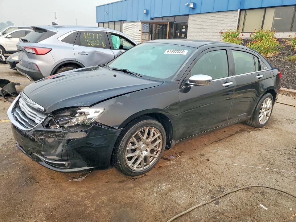 2013 CHRYSLER 200