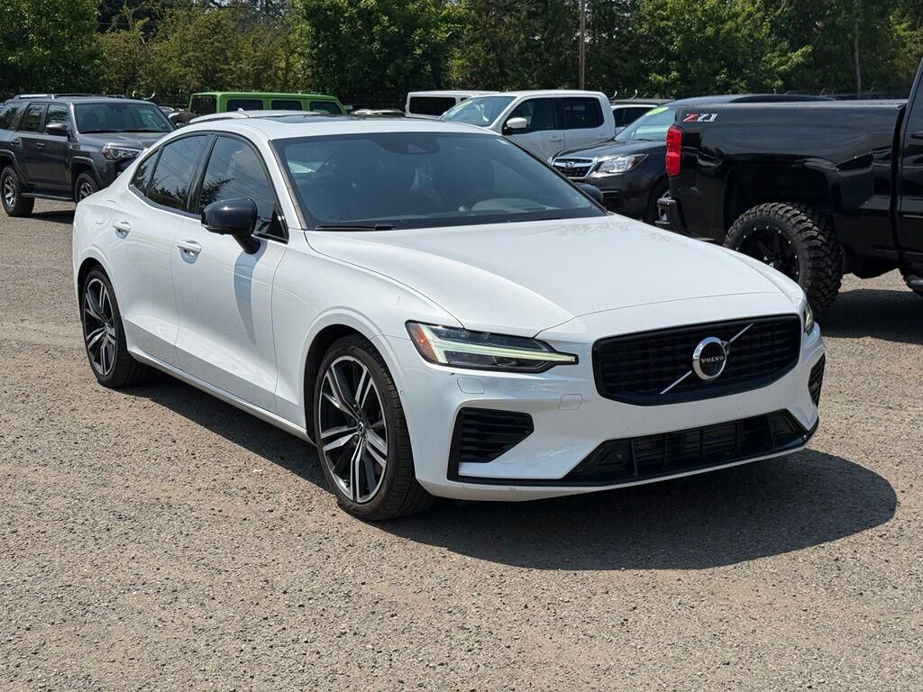2022 VOLVO S60