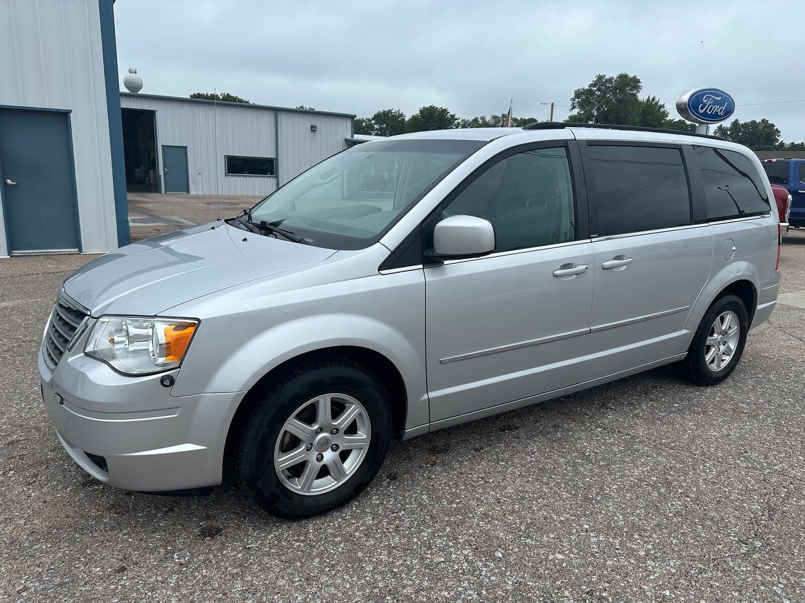 2010 CHRYSLER Town and Country