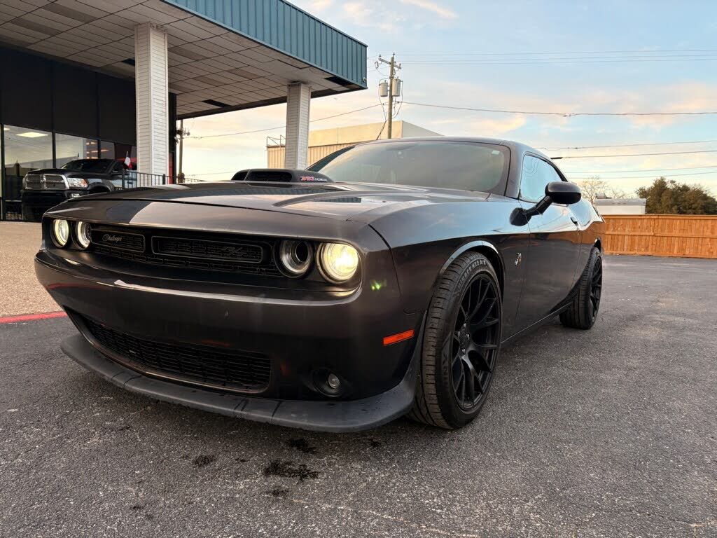 2016 DODGE Challenger