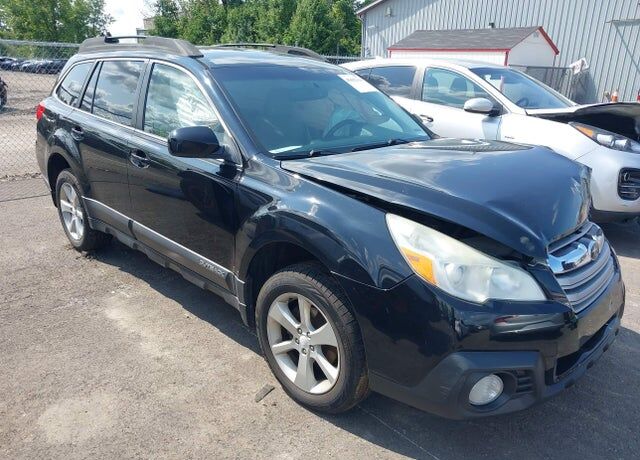 2014 SUBARU Outback