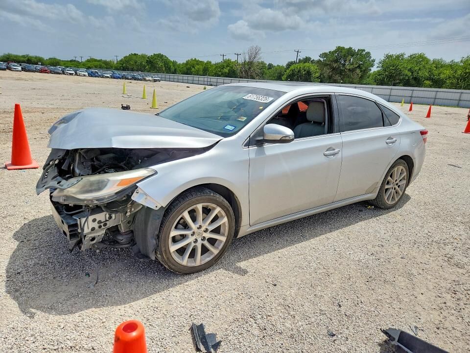 2013 TOYOTA Avalon