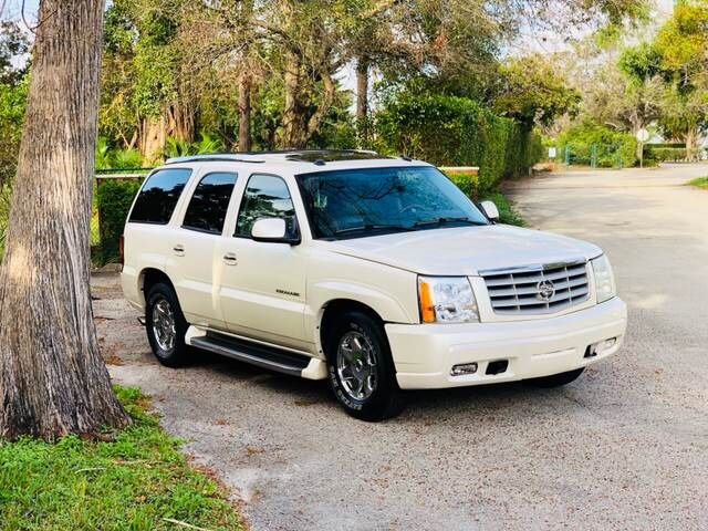 2004 CADILLAC Escalade