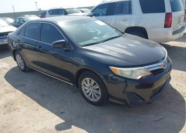 2013 TOYOTA Camry