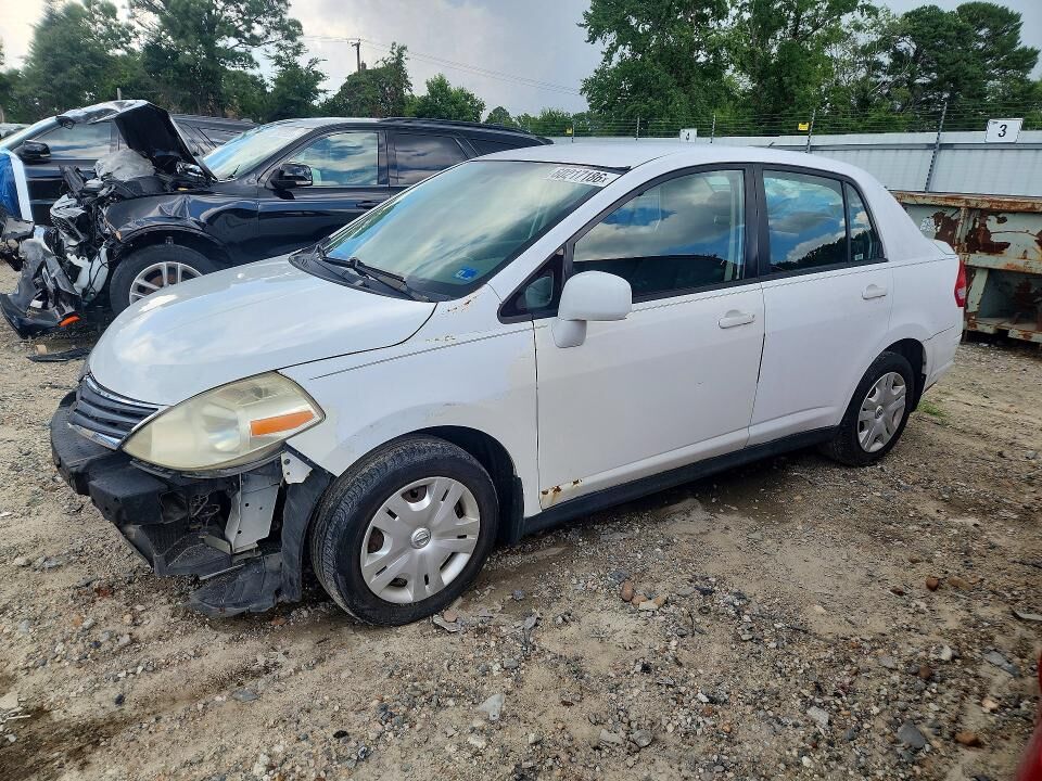 2010 NISSAN Versa