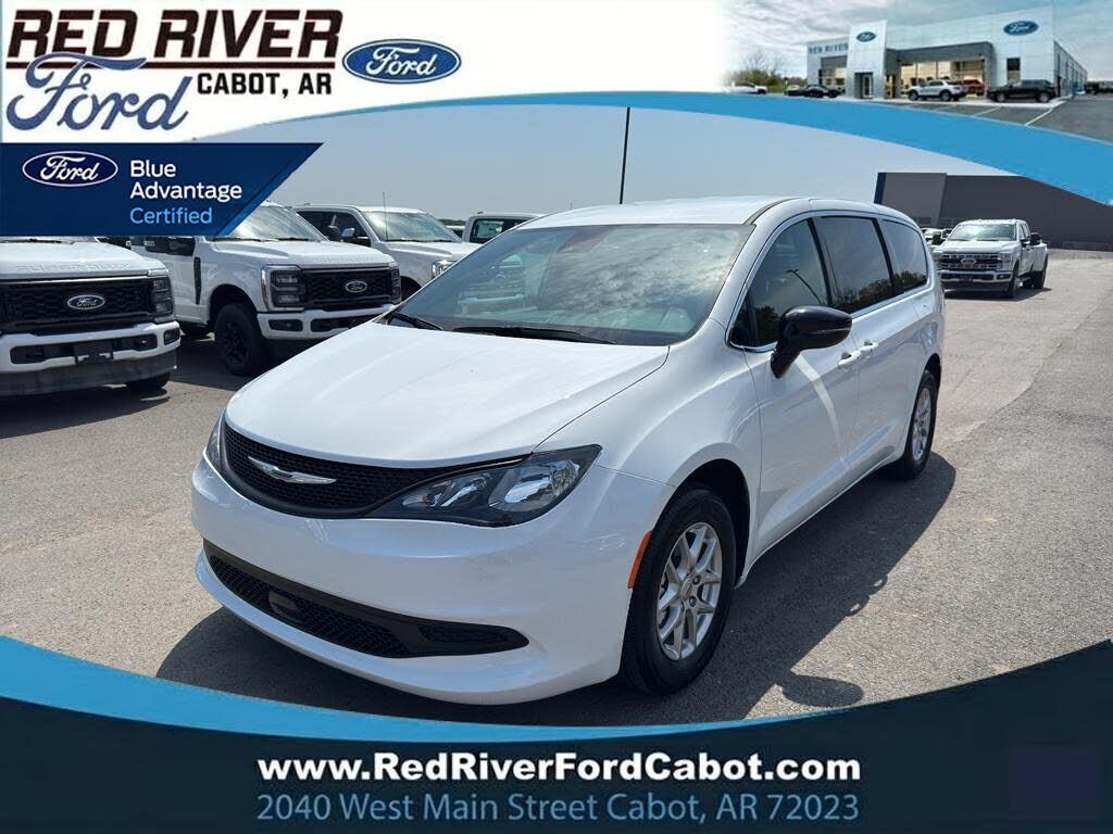 2025 CHRYSLER Voyager