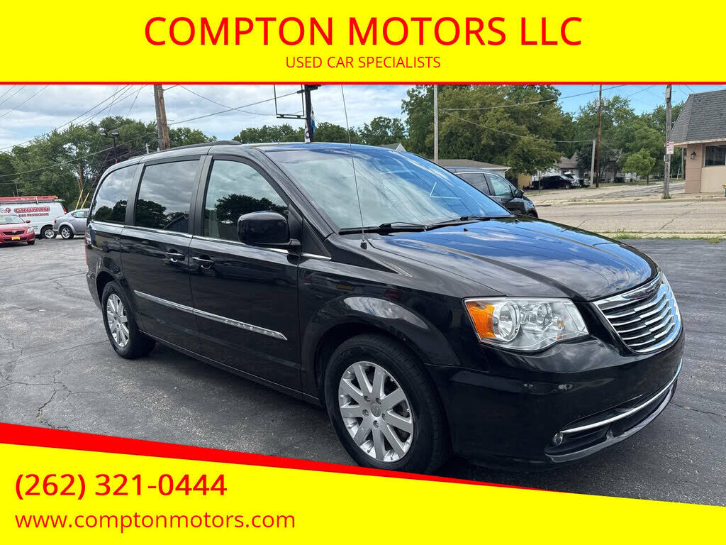 2014 CHRYSLER Town and Country