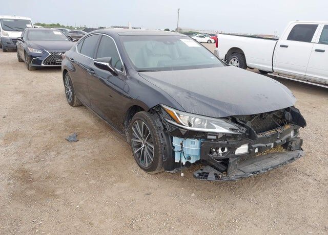 2025 LEXUS ES