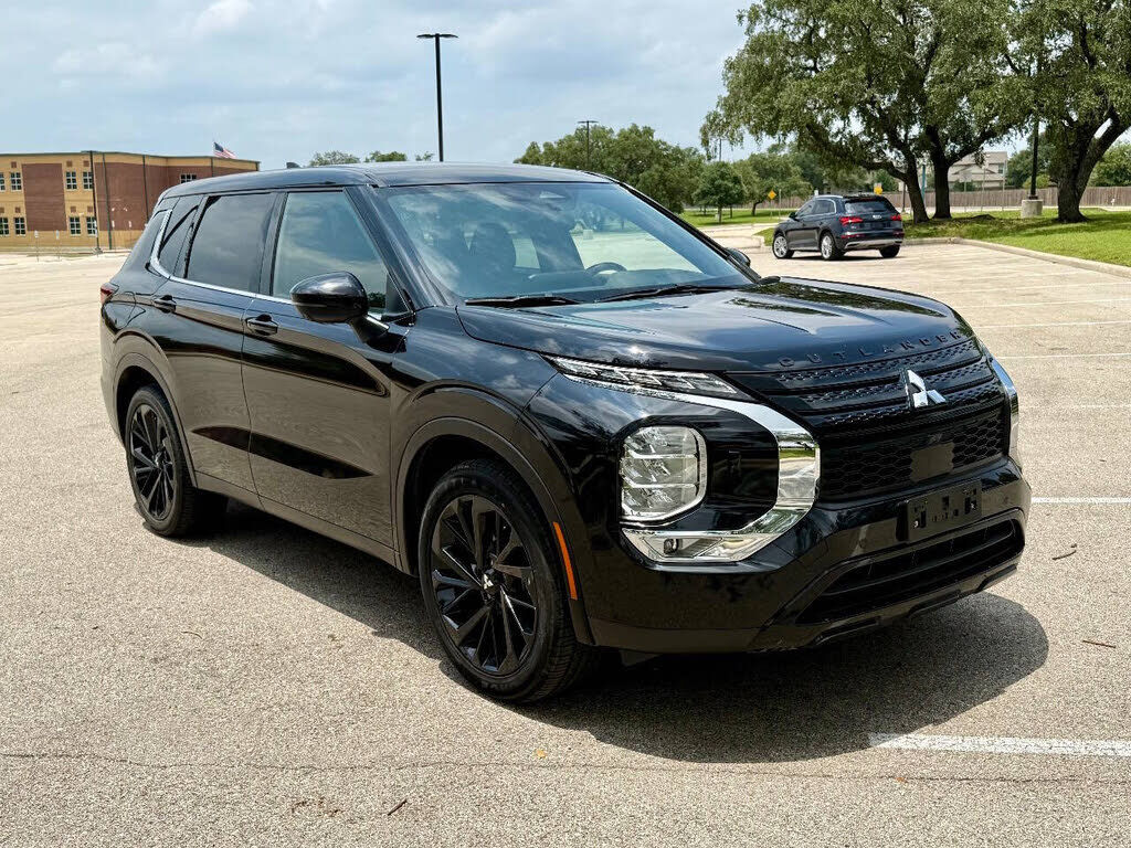 2023 MITSUBISHI Outlander