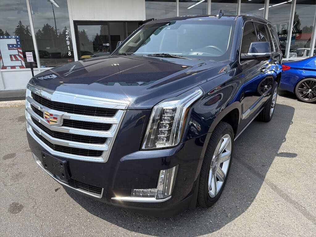 2017 CADILLAC Escalade