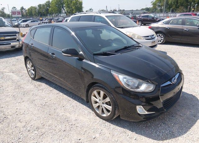 2013 HYUNDAI Accent
