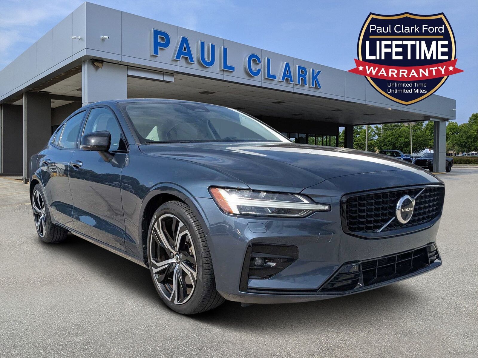 2024 VOLVO S60