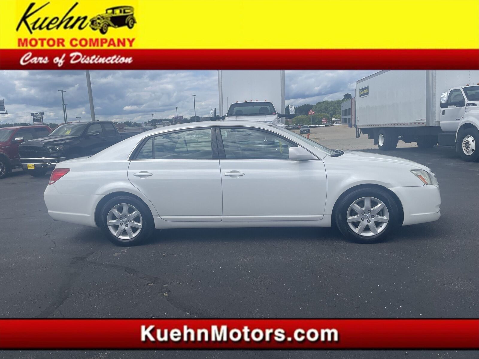 2005 TOYOTA Avalon