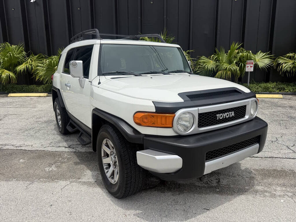 2014 TOYOTA FJ Cruiser