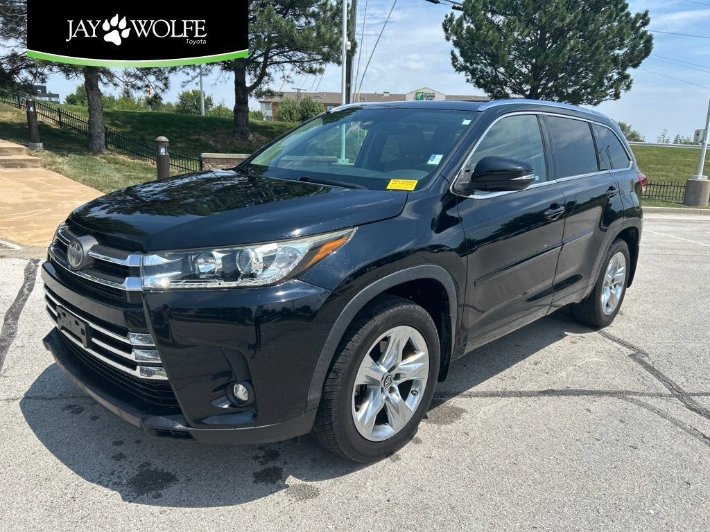 2019 TOYOTA Highlander