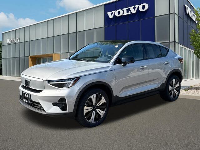 2023 VOLVO C40
