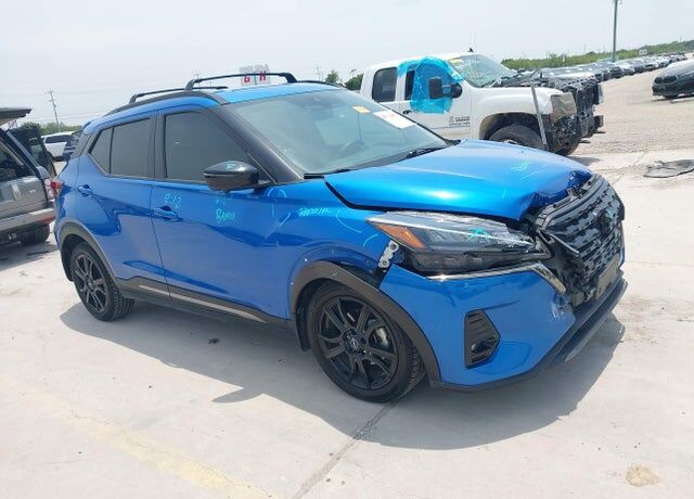 2022 NISSAN Kicks