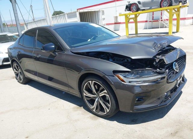 2024 VOLVO S60