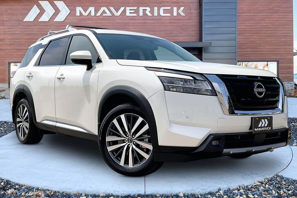 2022 NISSAN Pathfinder