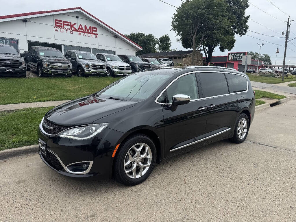 2017 CHRYSLER Pacifica