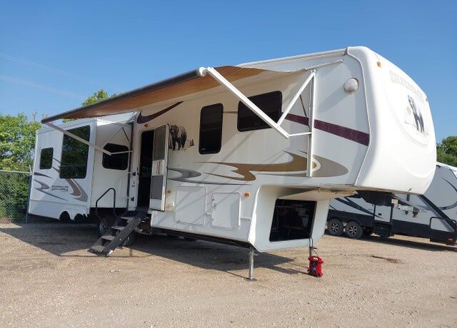 2009 FOREST RIVER Cedar Creek
