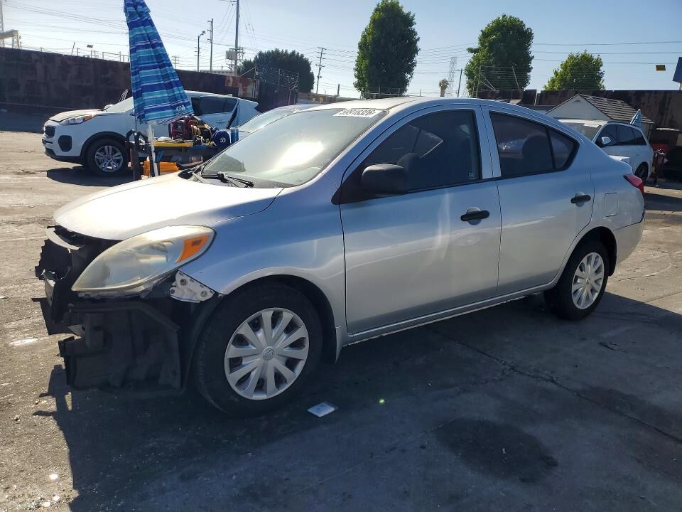 2014 NISSAN Versa