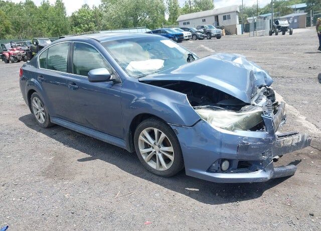 2013 SUBARU Legacy