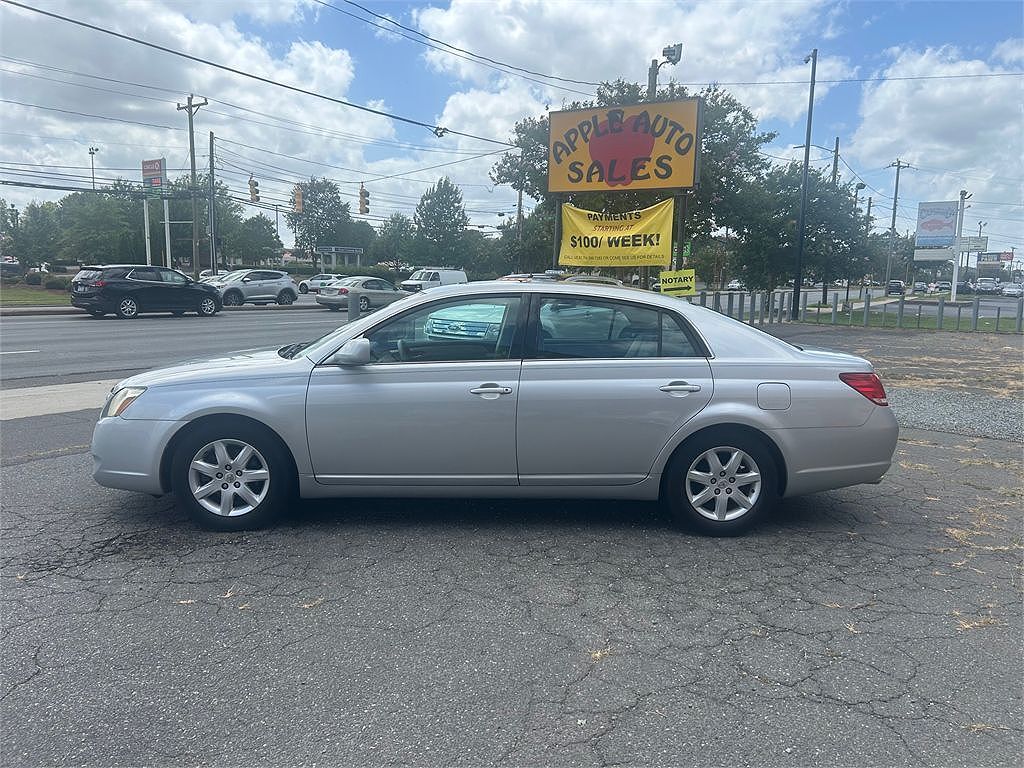 2005 TOYOTA Avalon