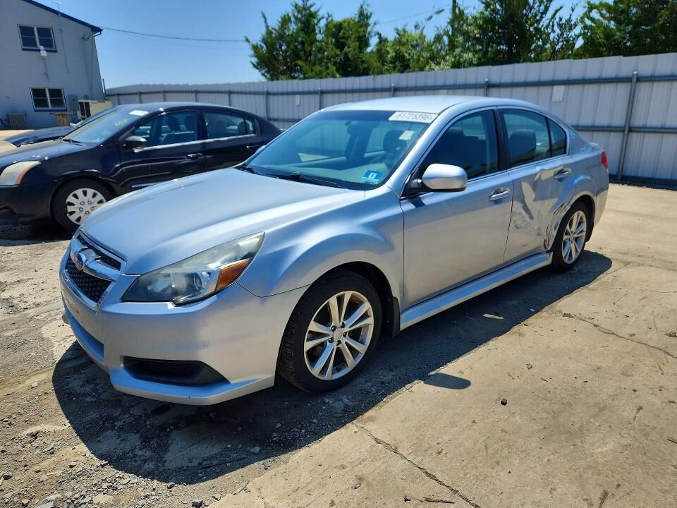 2013 SUBARU Legacy