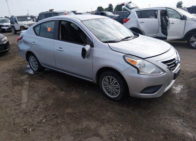 2019 NISSAN Versa