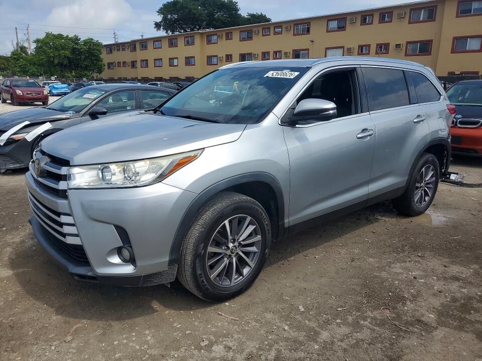 2019 TOYOTA Highlander