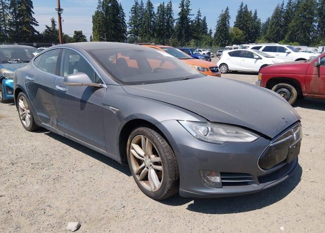 2014 TESLA Model S