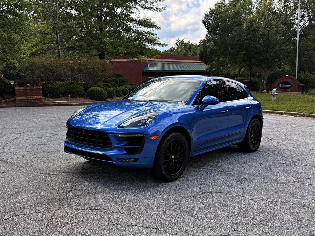 2017 PORSCHE Macan