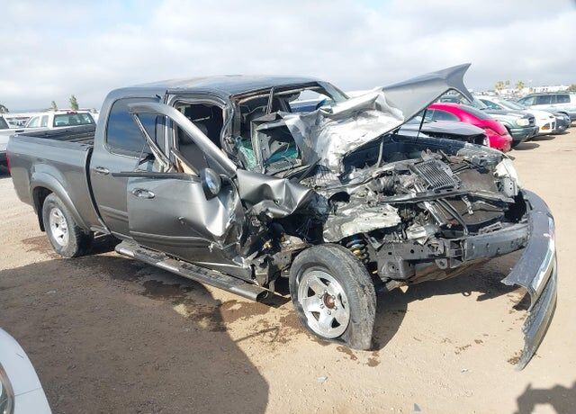 2004 TOYOTA Tundra