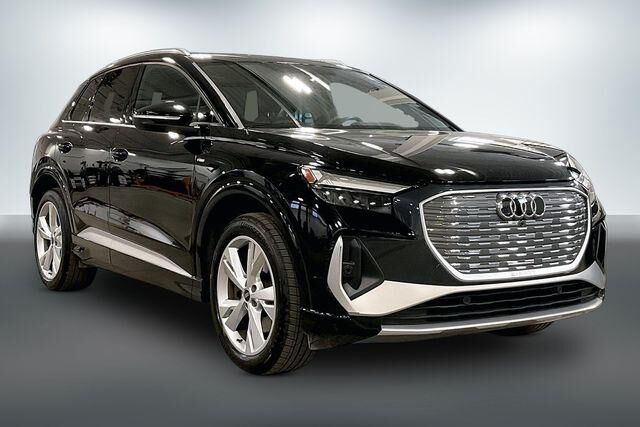 2023 AUDI Q4
