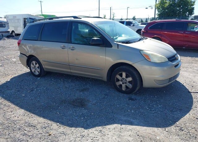 2004 TOYOTA Sienna