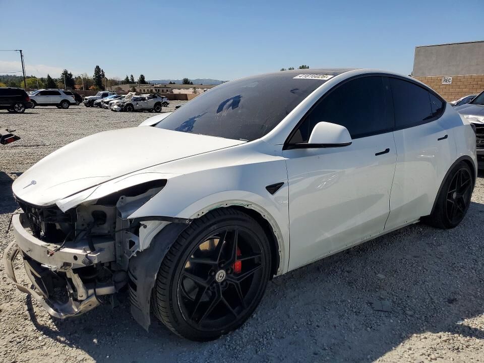 2022 TESLA Model Y