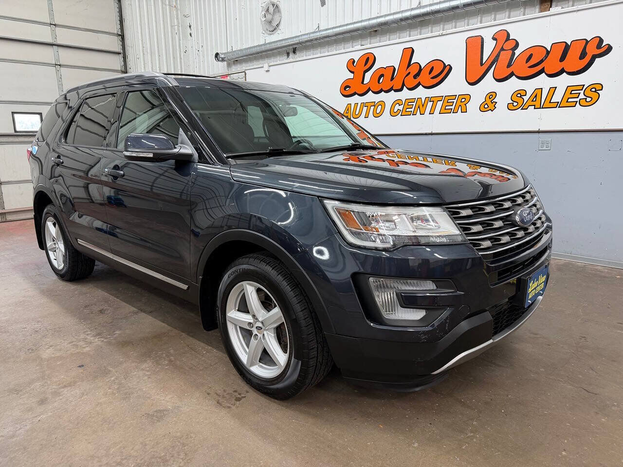 2017 FORD Explorer