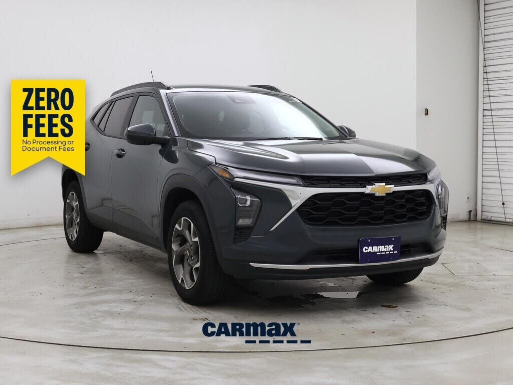 2025 CHEVROLET Trax