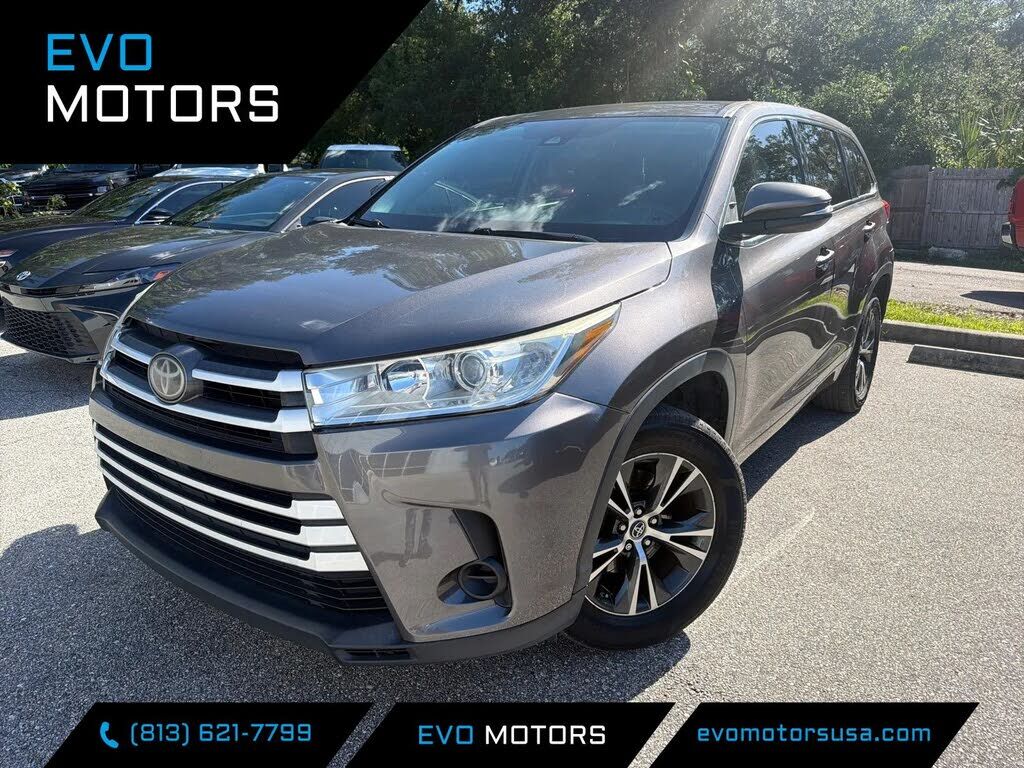 2017 TOYOTA Highlander
